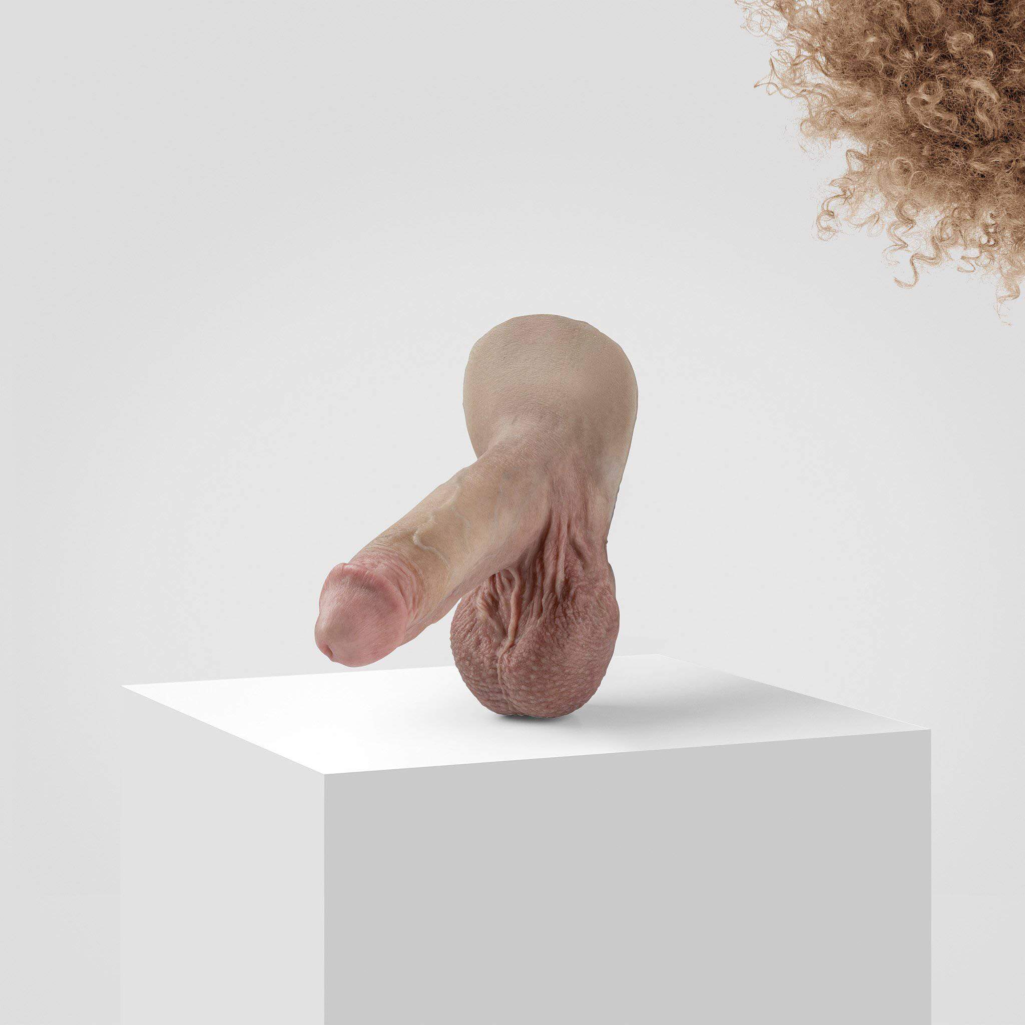 Emisil ER05 | Bold Hyper-Realistic Pack & Play Model - Image 11