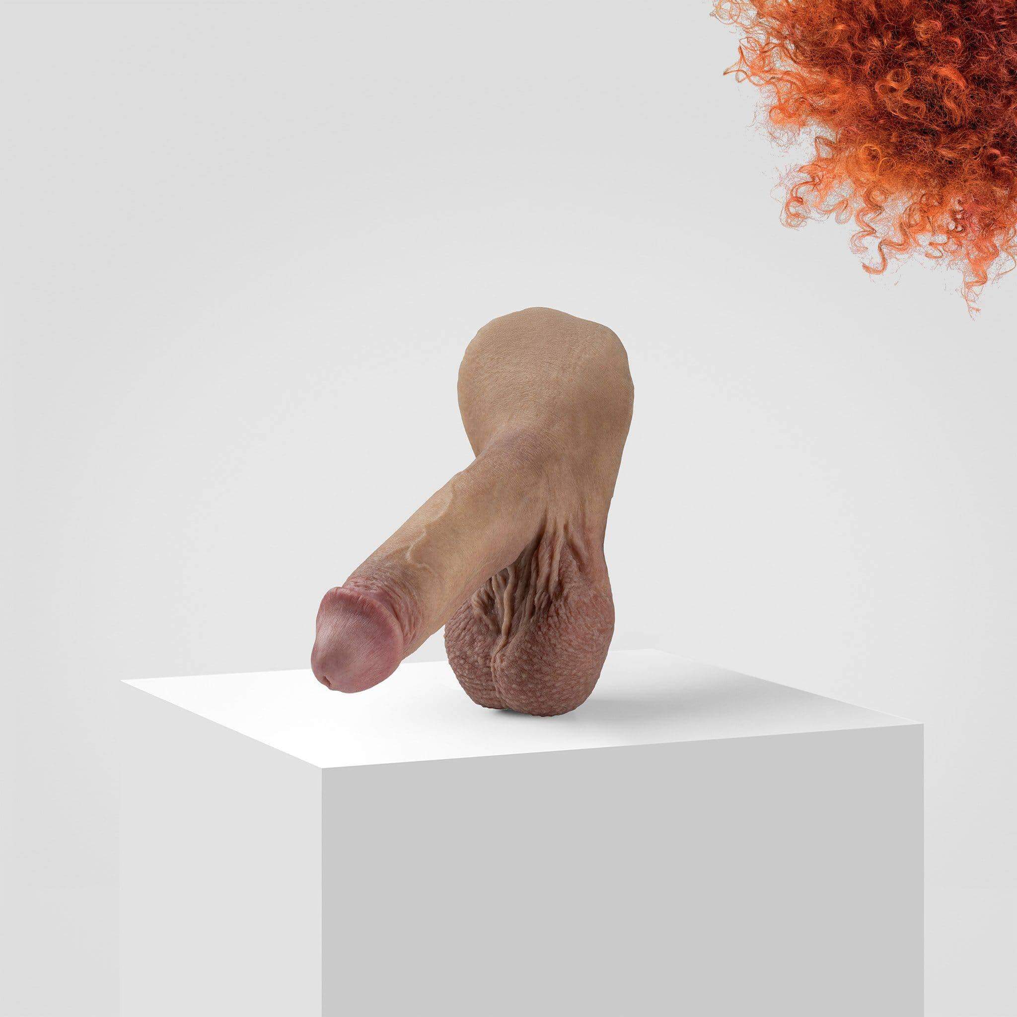 Emisil ER05 | Bold Hyper-Realistic Pack & Play Model - Image 24