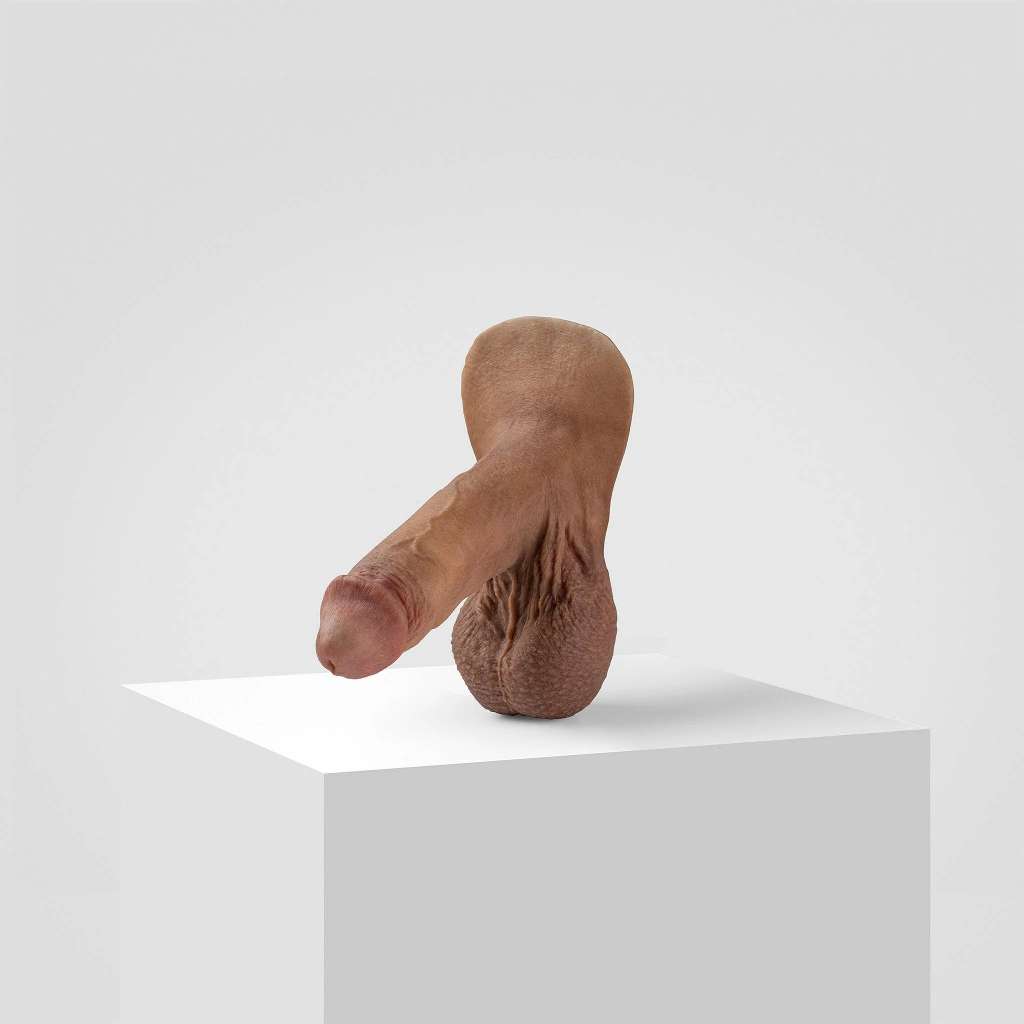Emisil ER05 | Bold Hyper-Realistic Pack & Play Model - Image 33