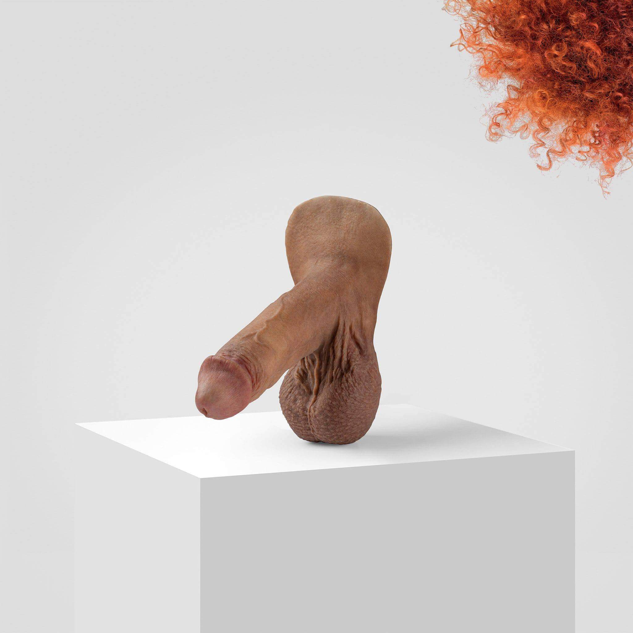 Emisil ER05 | Bold Hyper-Realistic Pack & Play Model - Image 37