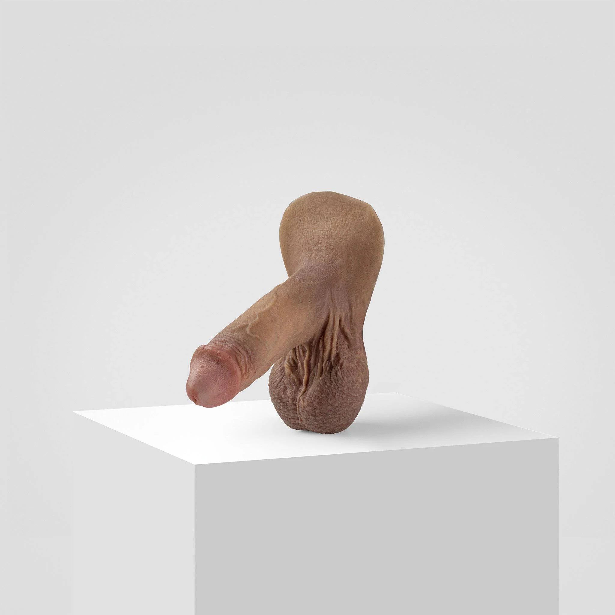 Emisil ER05 | Bold Hyper-Realistic Pack & Play Model - Image 38