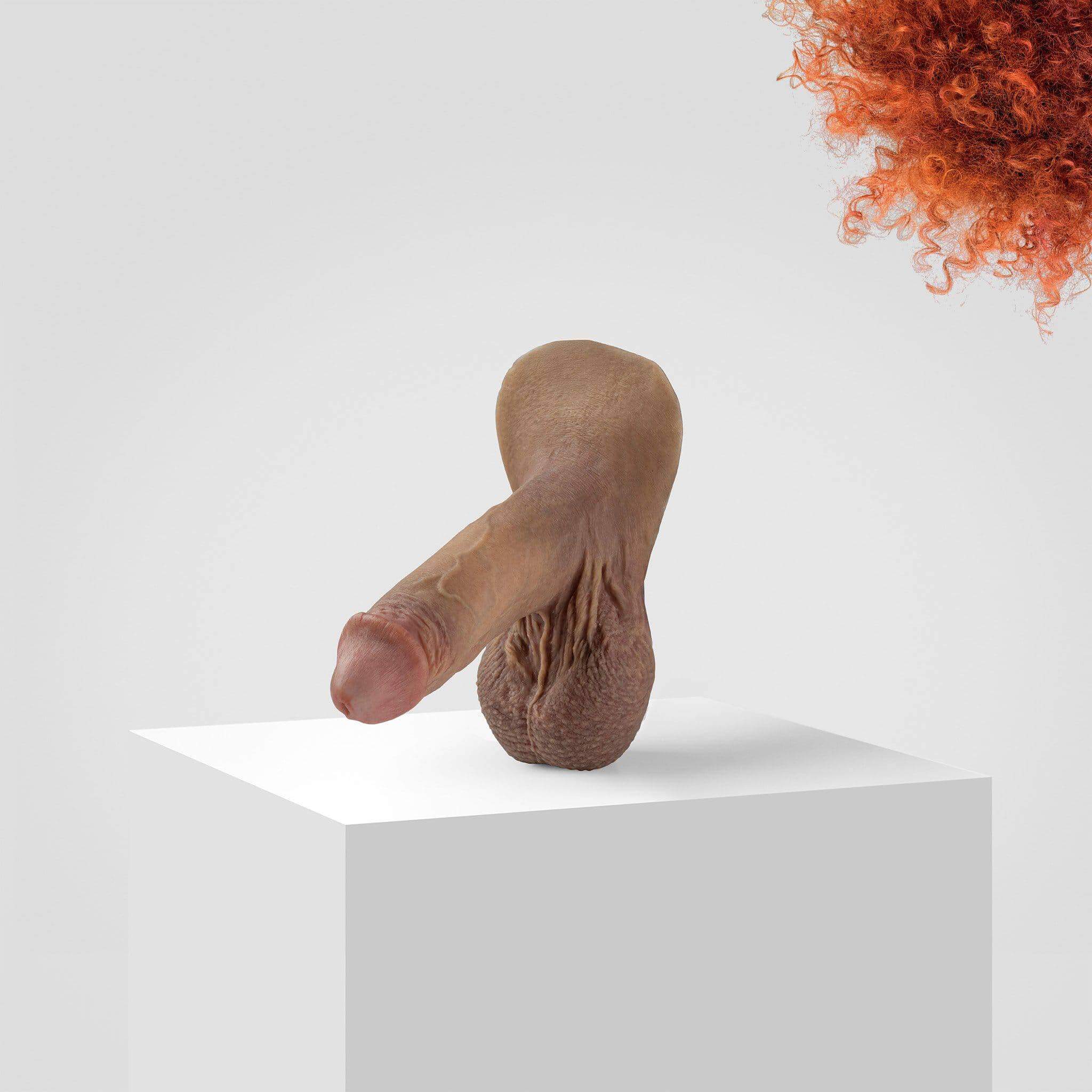 Emisil ER05 | Bold Hyper-Realistic Pack & Play Model - Image 42