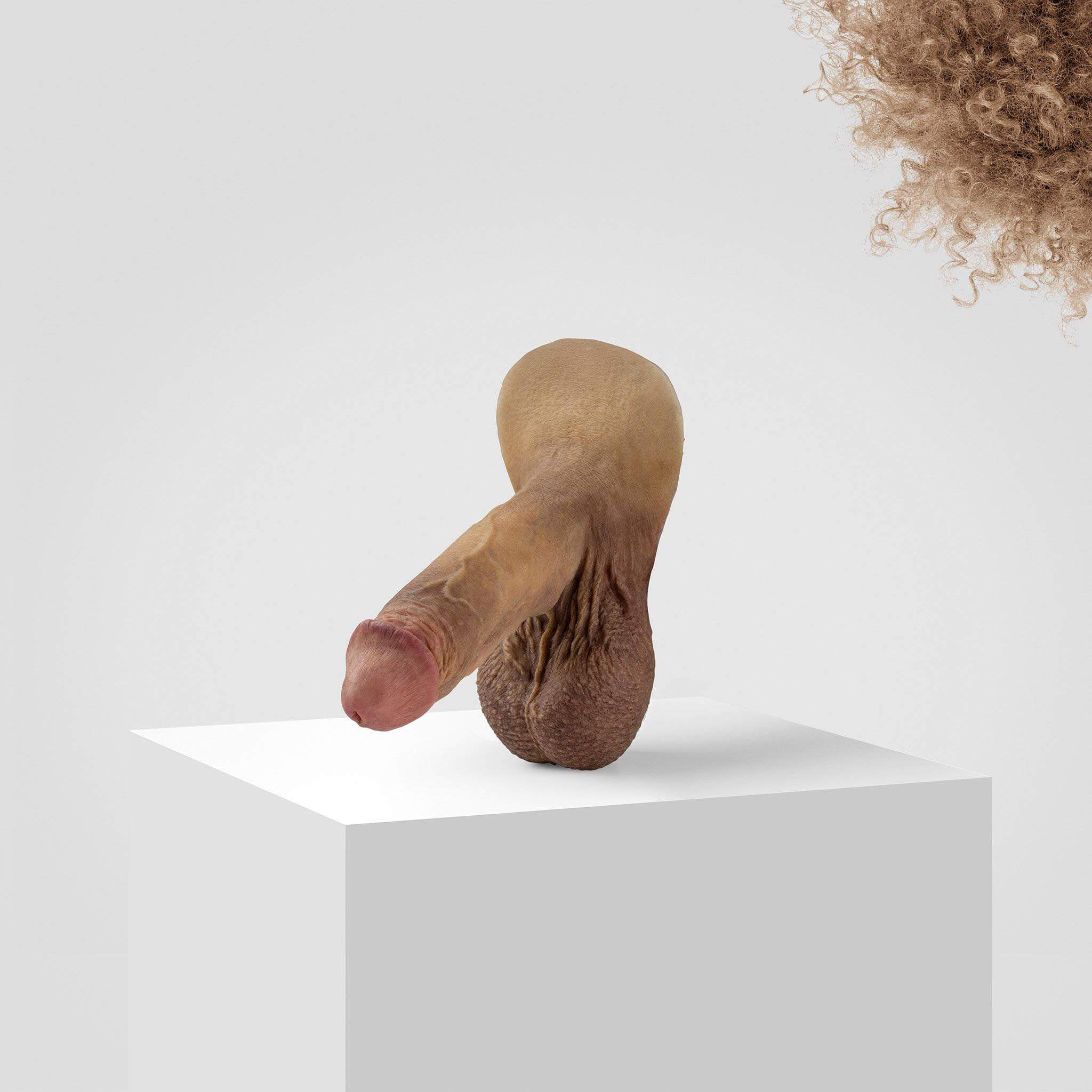Emisil ER05 | Bold Hyper-Realistic Pack & Play Model - Image 46