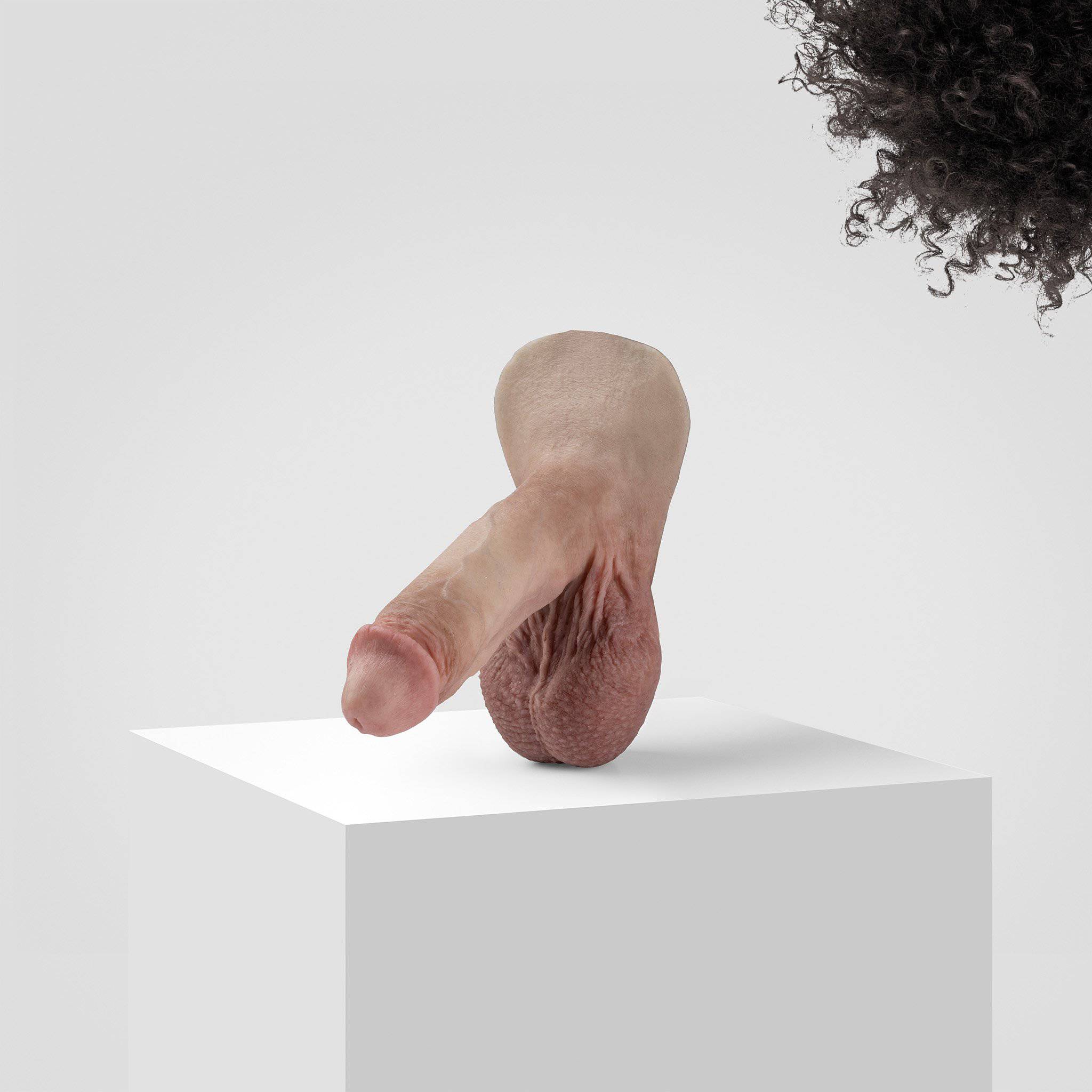 Emisil ER05 | Bold Hyper-Realistic Pack & Play Model - Image 49