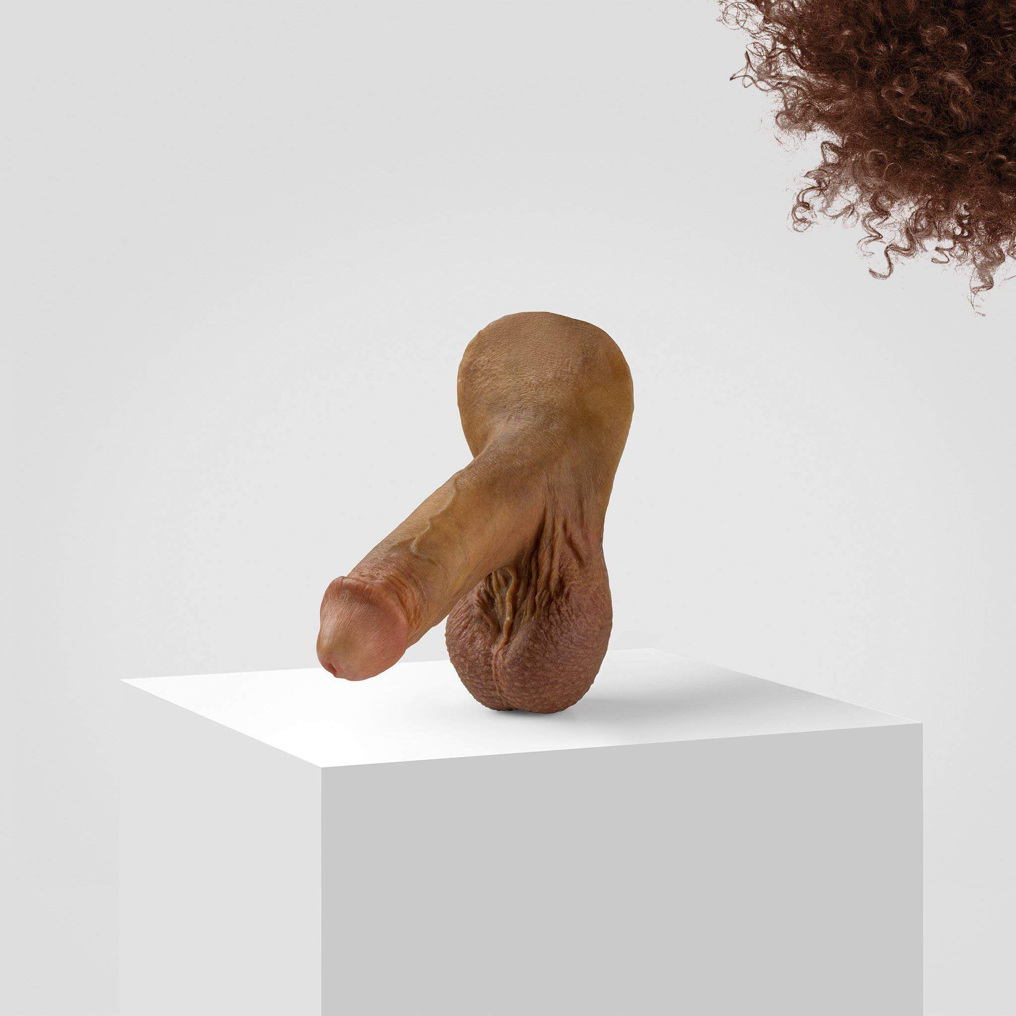 Emisil ER05 | Bold Hyper-Realistic Pack & Play Model - Image 65