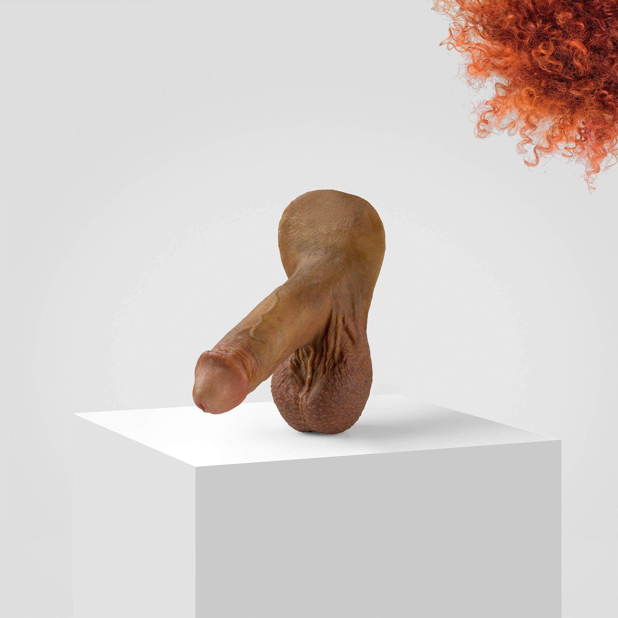 Emisil ER05 | Bold Hyper-Realistic Pack & Play Model - Image 66