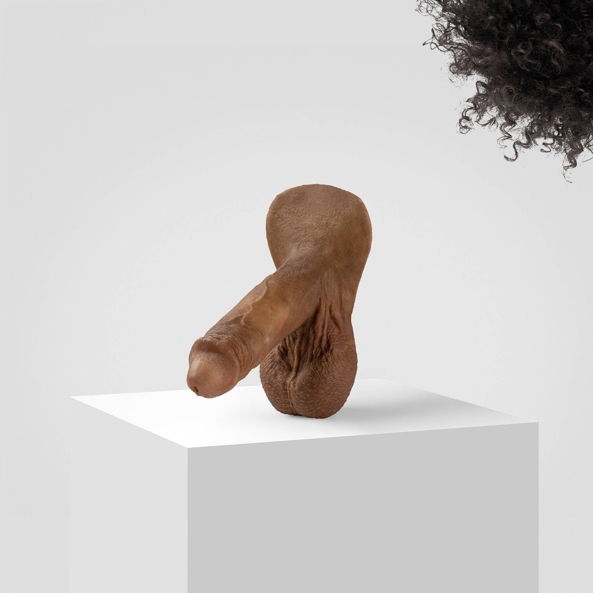 Emisil ER05 | Bold Hyper-Realistic Pack & Play Model - Image 75