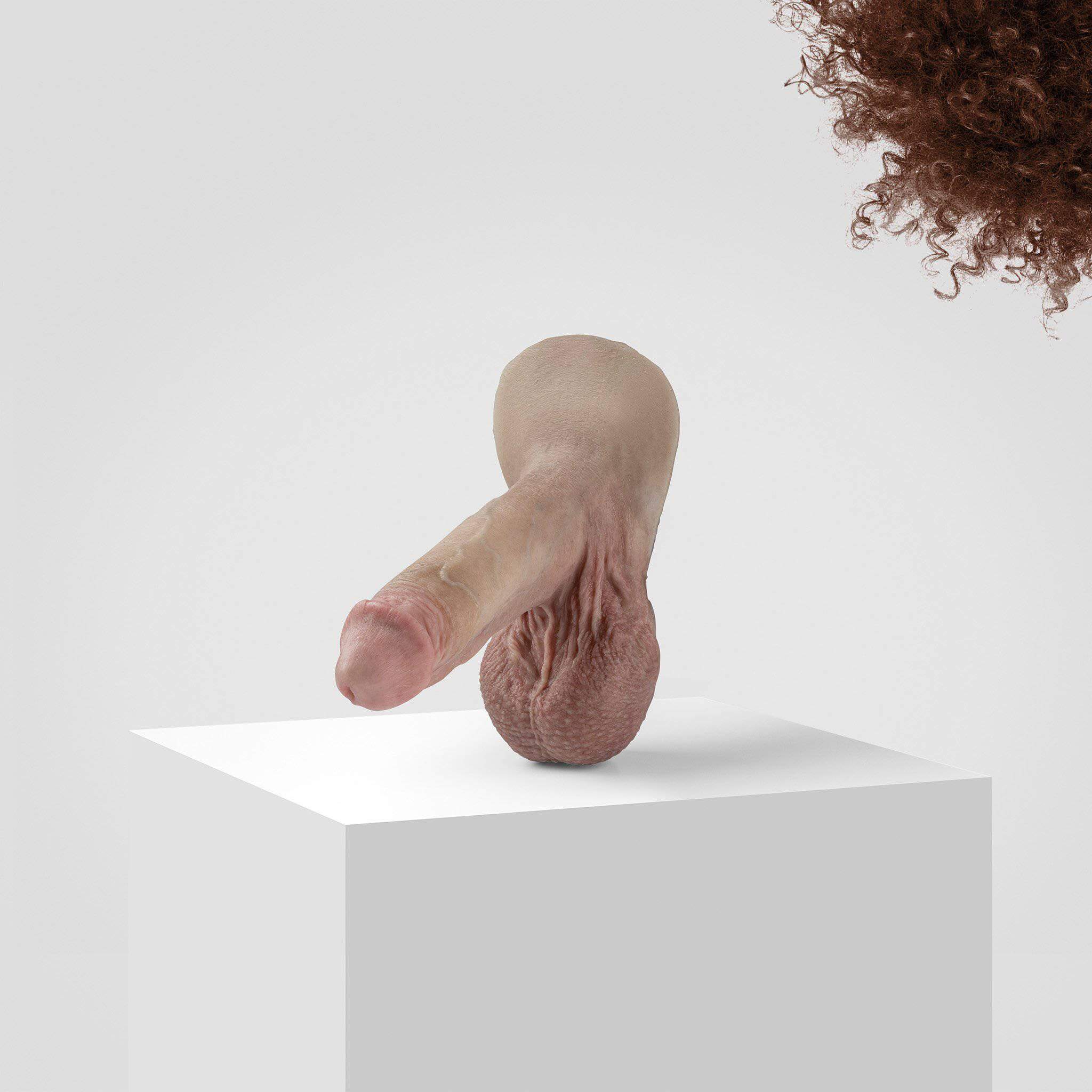 Emisil ER05 | Bold Hyper-Realistic Pack & Play Model - Image 8