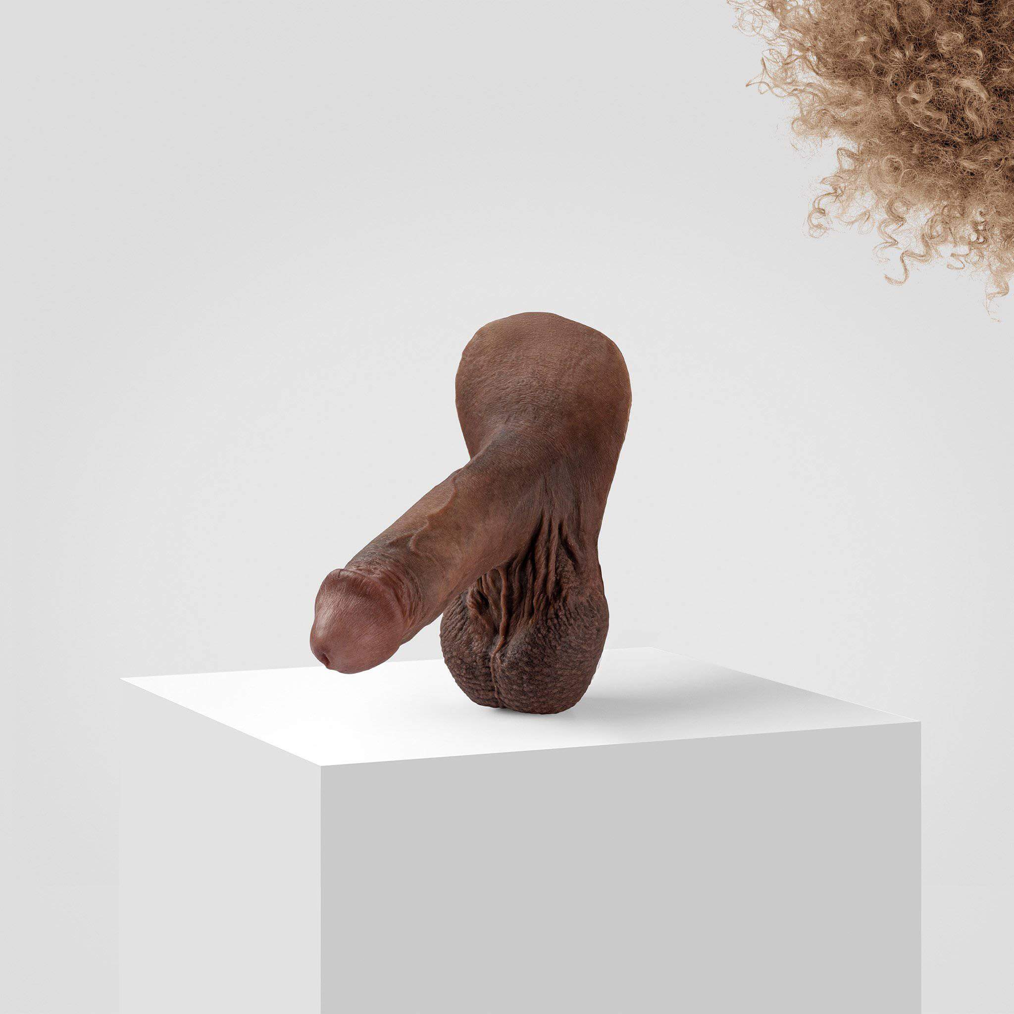 Emisil ER05 | Bold Hyper-Realistic Pack & Play Model - Image 84