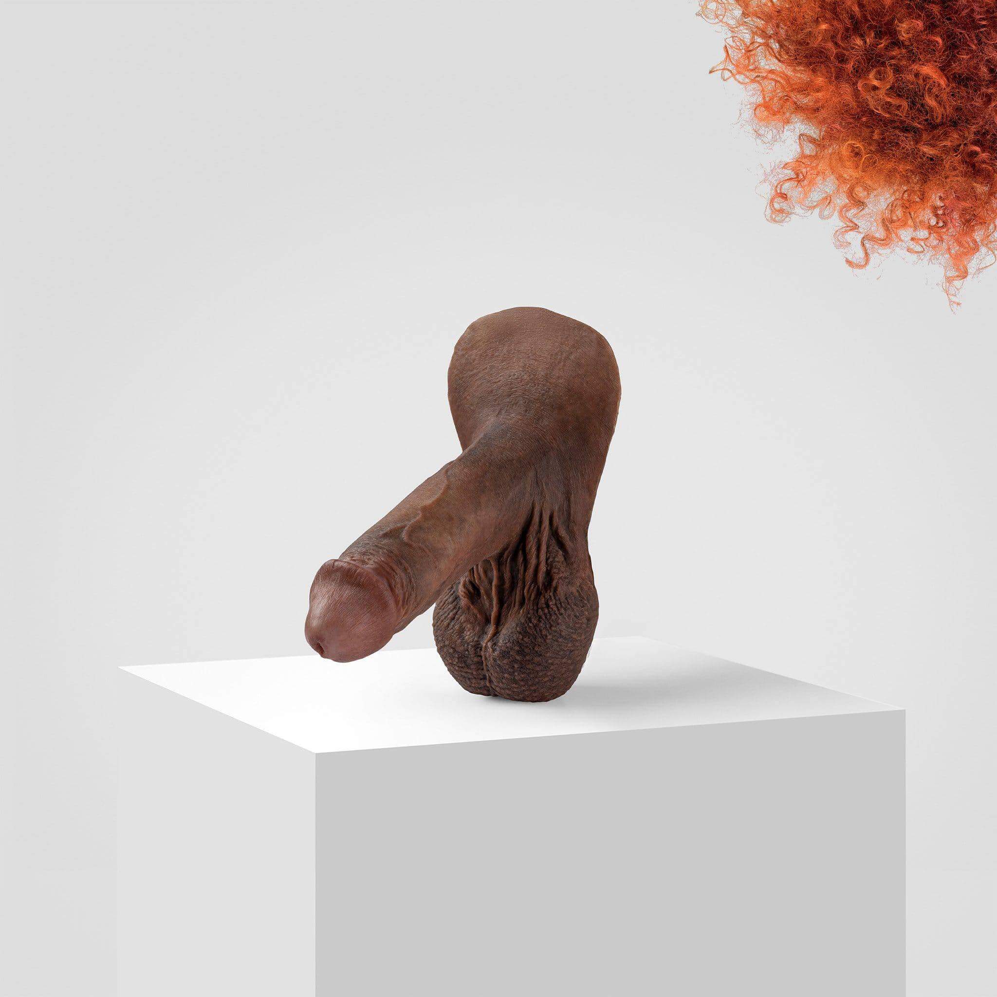 Emisil ER05 | Bold Hyper-Realistic Pack & Play Model - Image 85