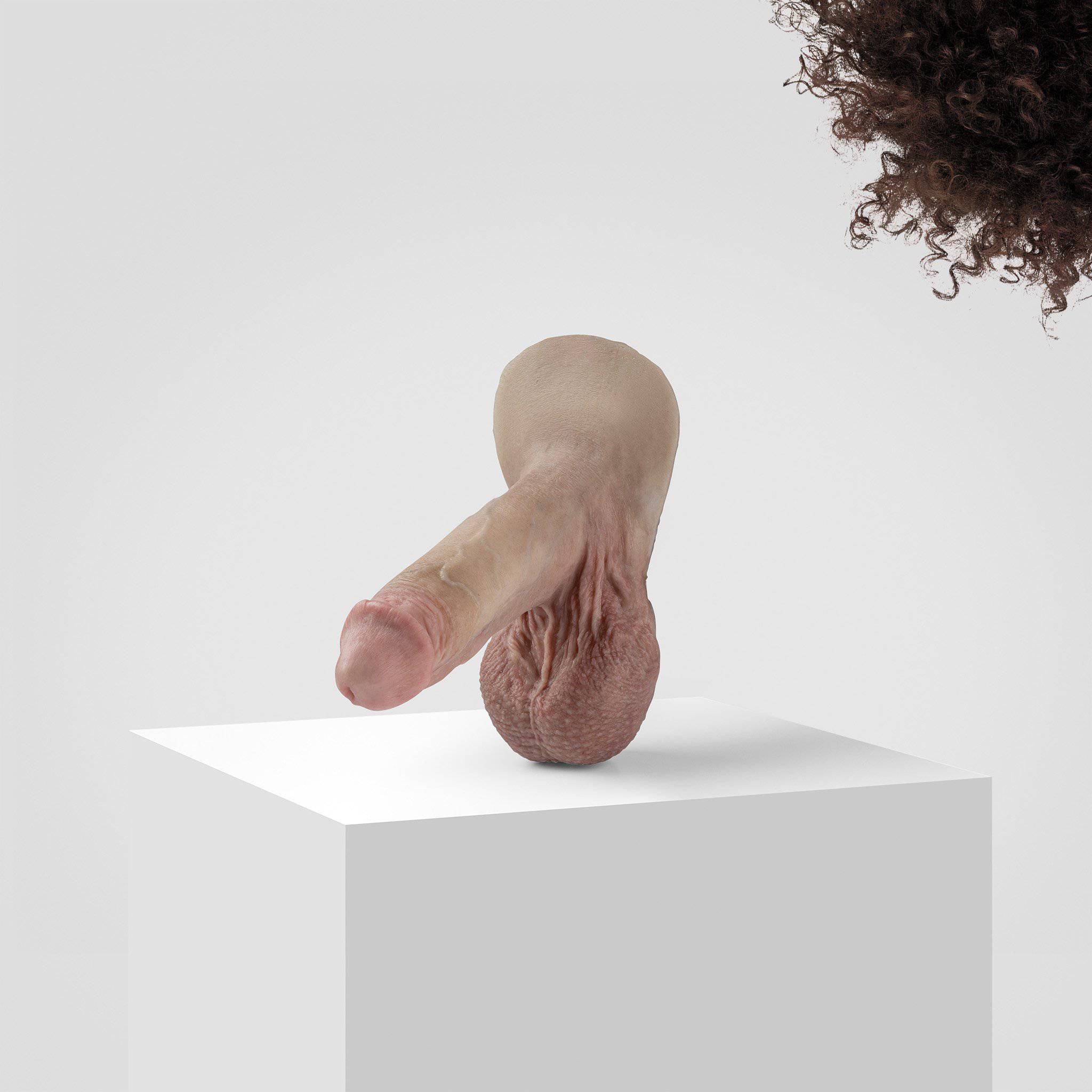 Emisil ER05 | Bold Hyper-Realistic Pack & Play Model - Image 9