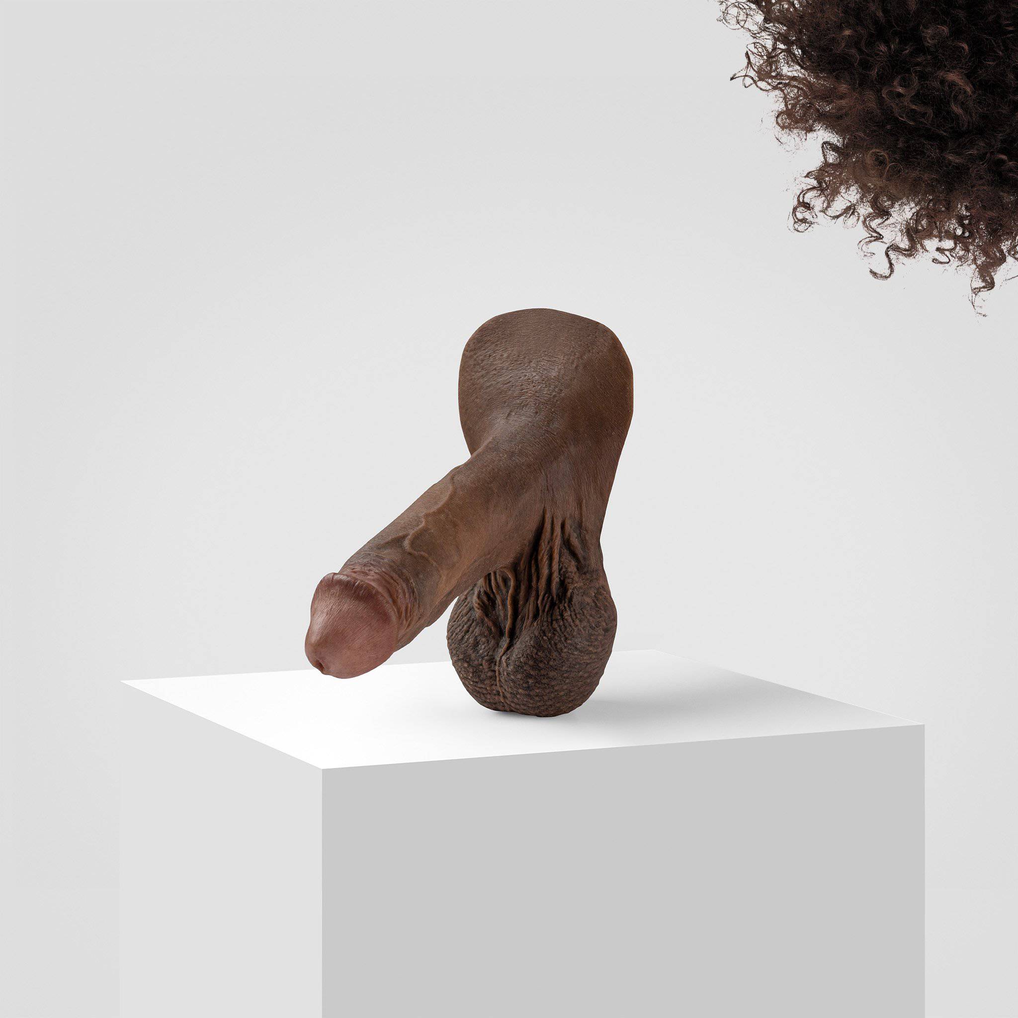 Emisil ER05 | Bold Hyper-Realistic Pack & Play Model - Image 94