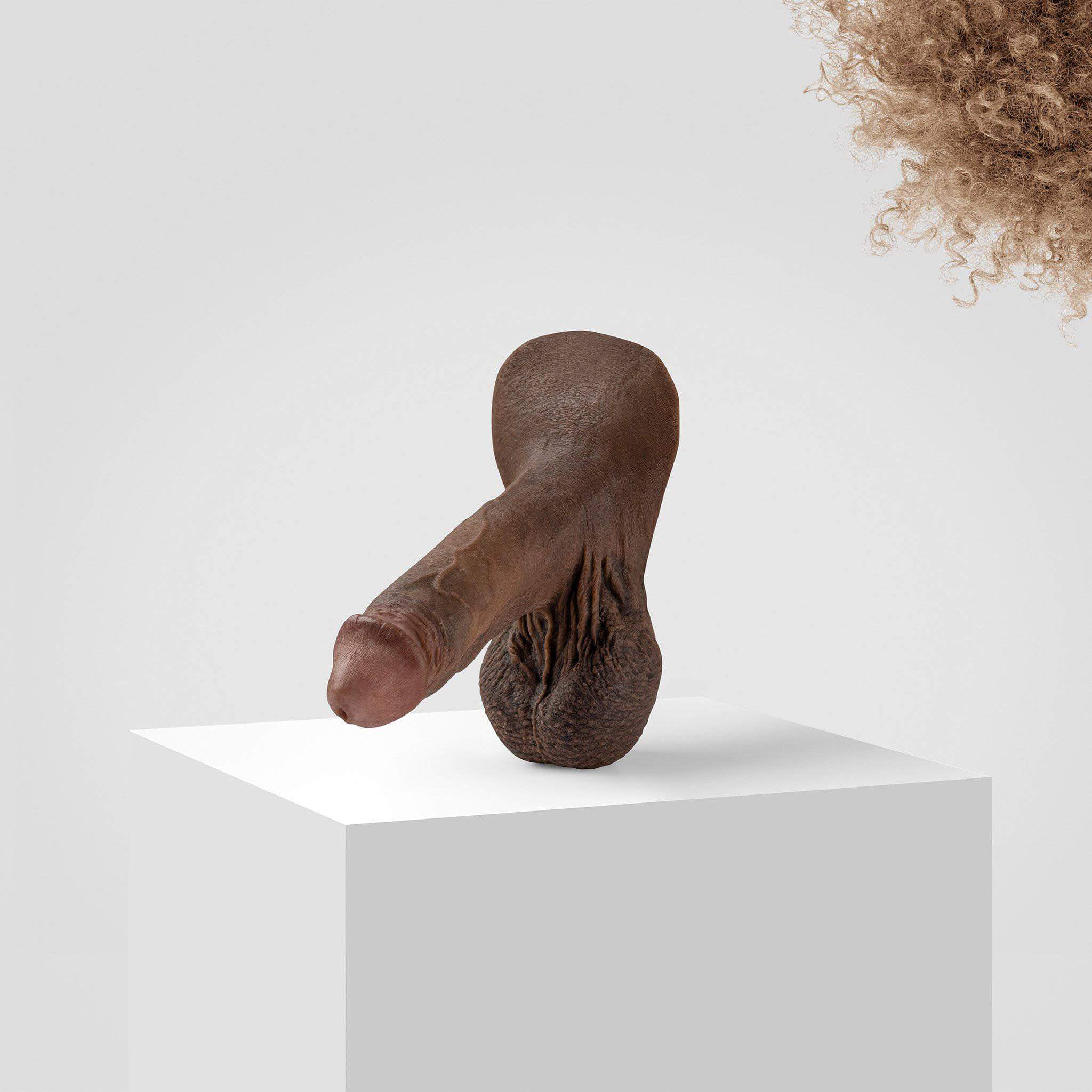 Emisil ER05 | Bold Hyper-Realistic Pack & Play Model - Image 96